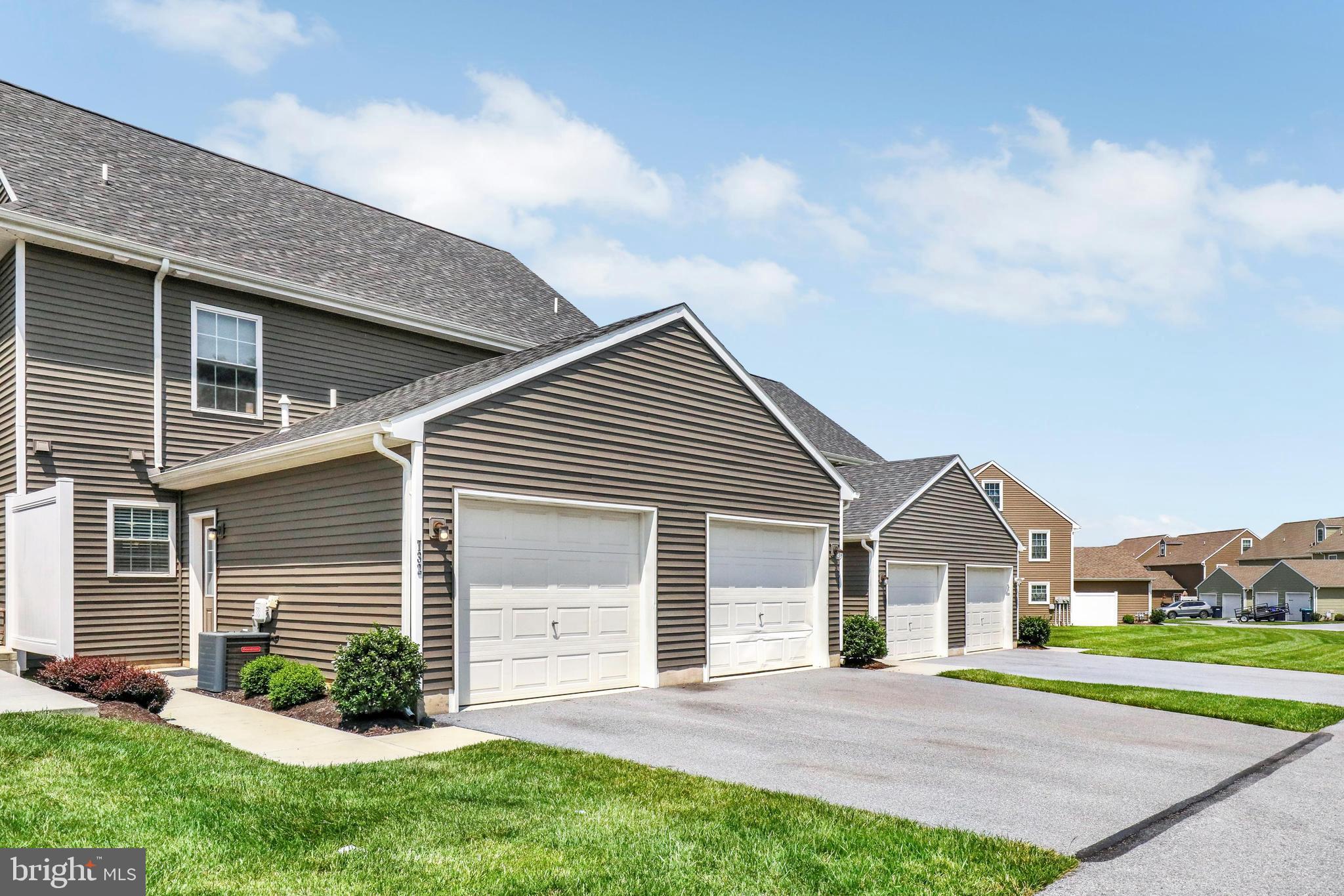 732 FARMWOOD LANE