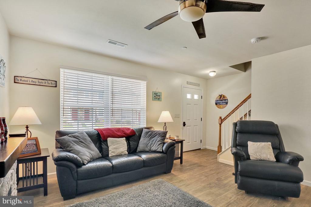 732 FARMWOOD LANE