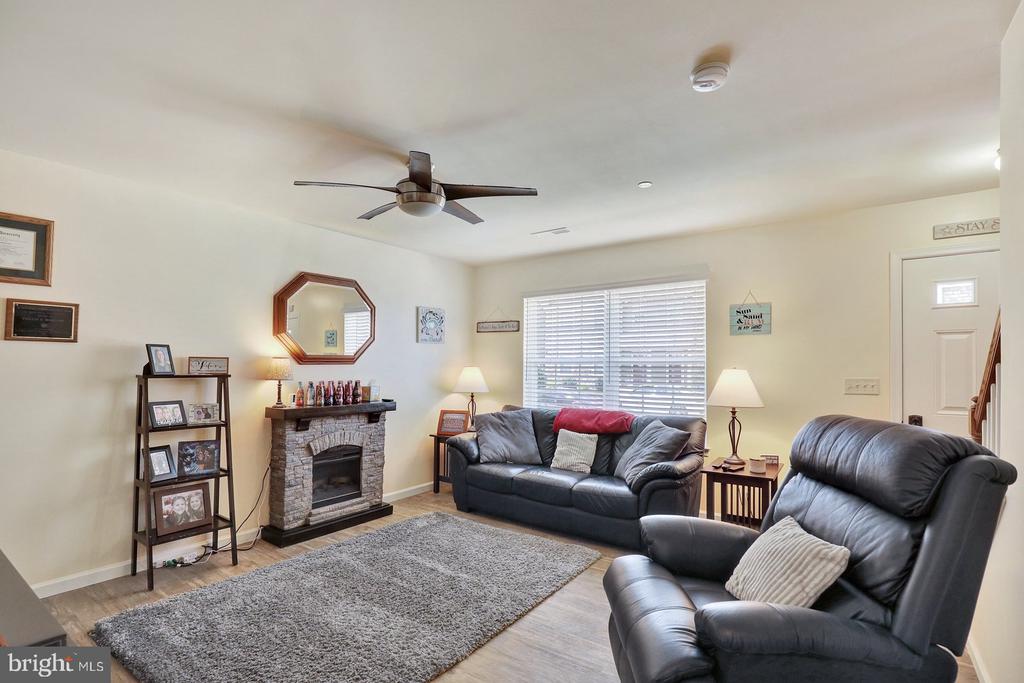 732 FARMWOOD LANE