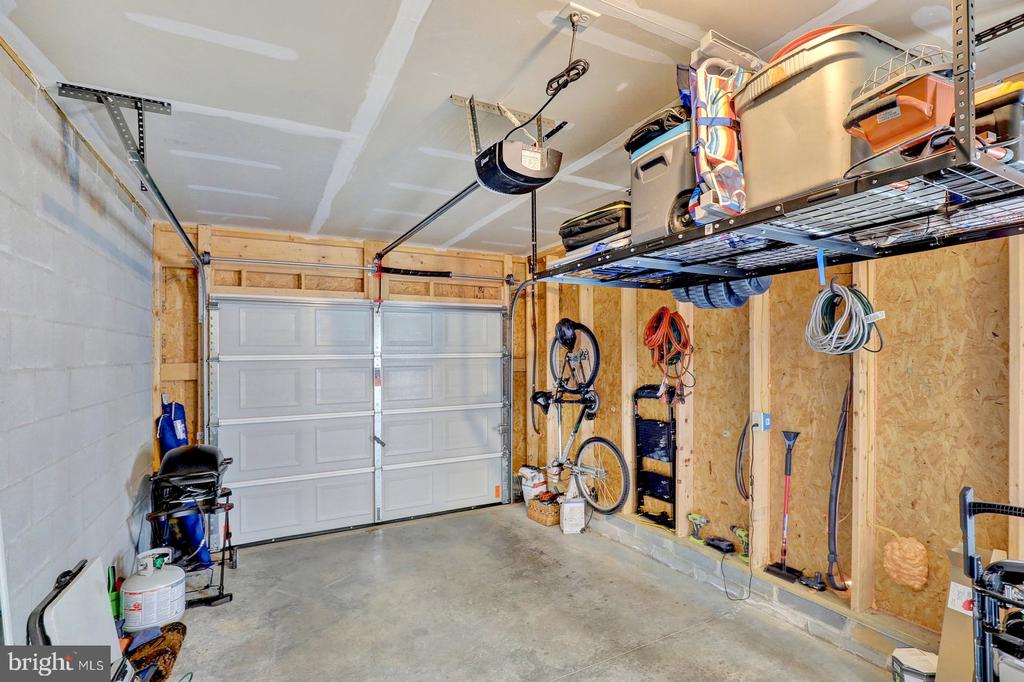 732 FARMWOOD LANE