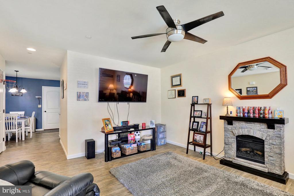 732 FARMWOOD LANE