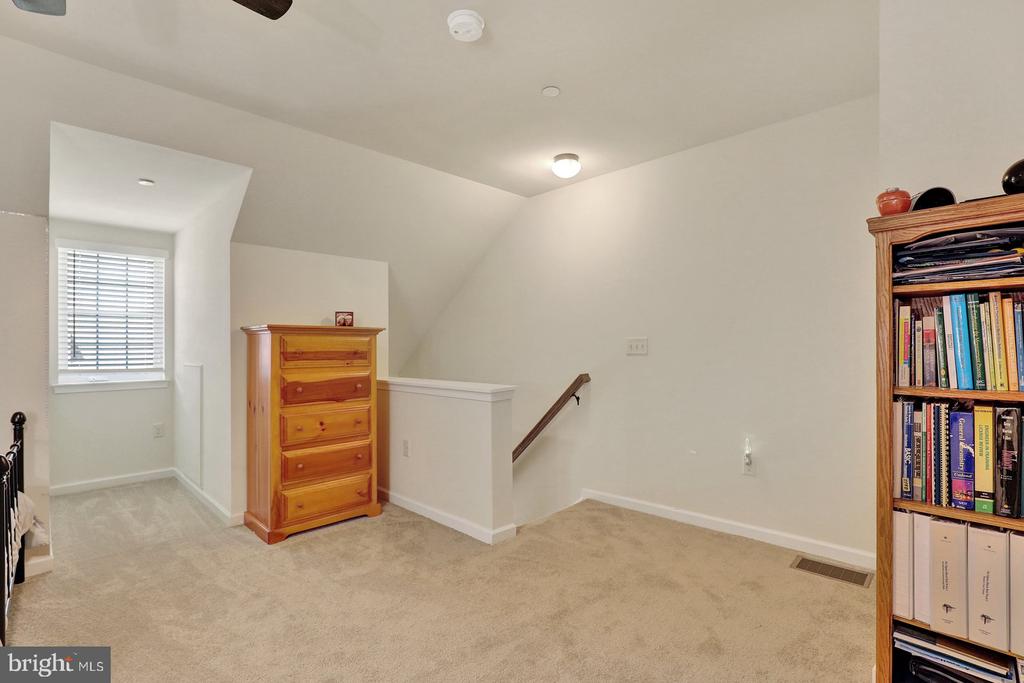 732 FARMWOOD LANE