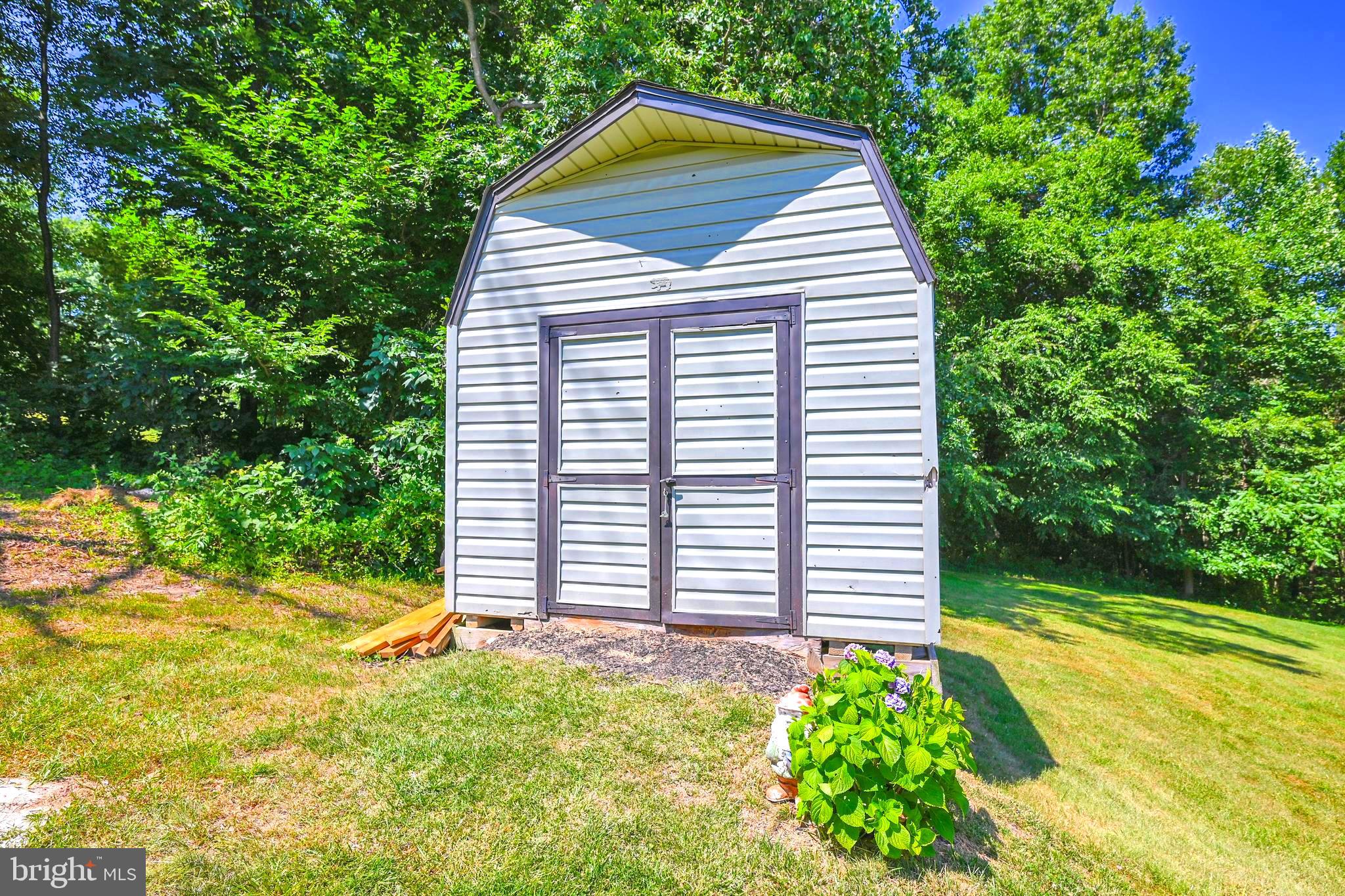 524 MISTY HILL DRIVE