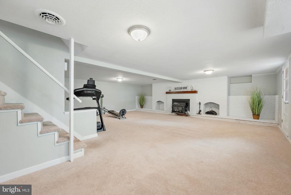 1841 POWDER MILL ROAD