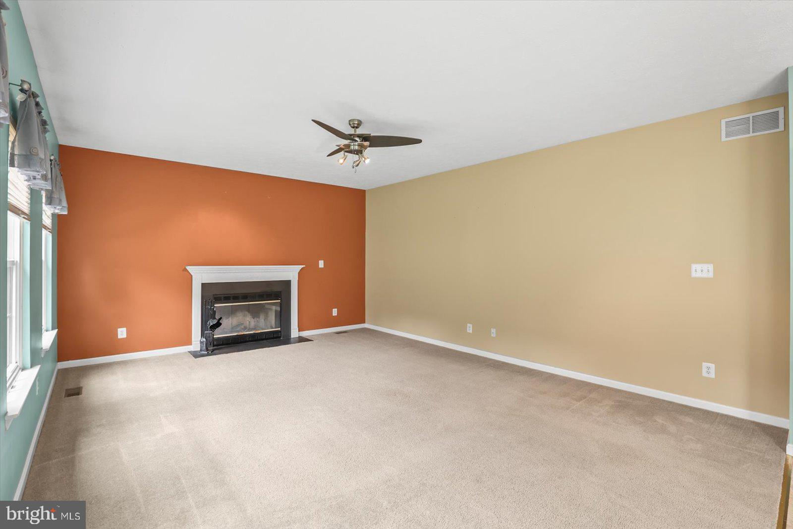 1280 CRANBERRY LANE W