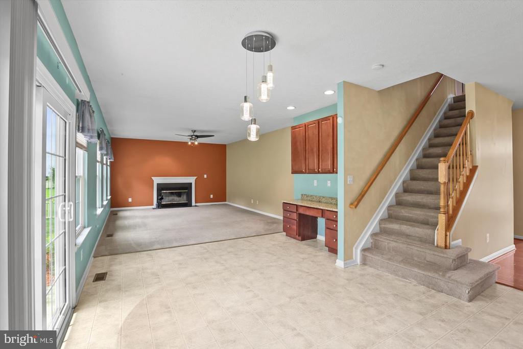 1280 CRANBERRY LANE W