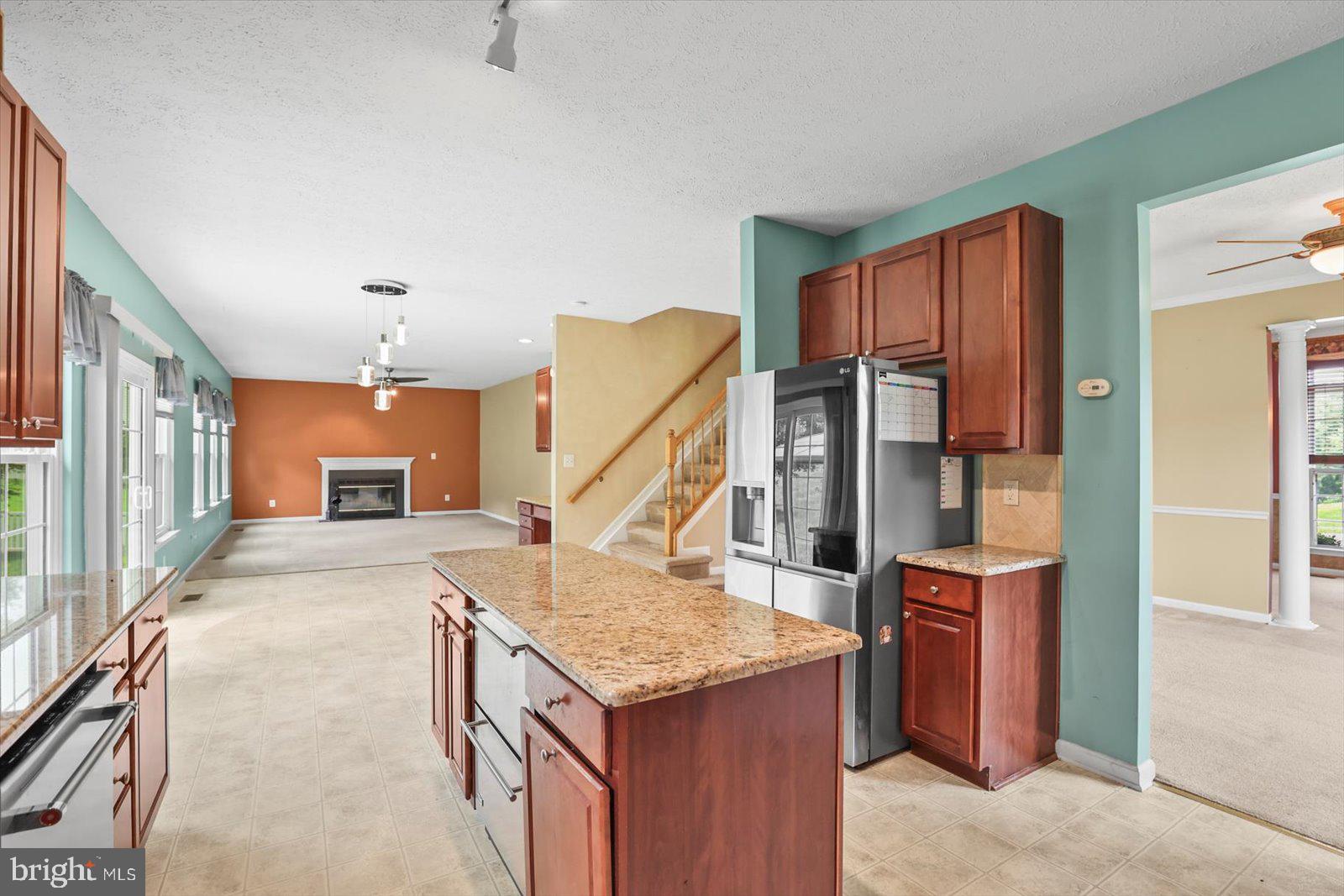 1280 CRANBERRY LANE W