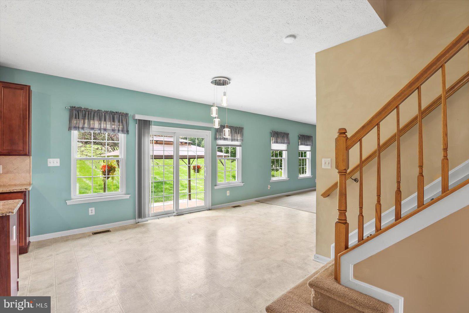 1280 CRANBERRY LANE W