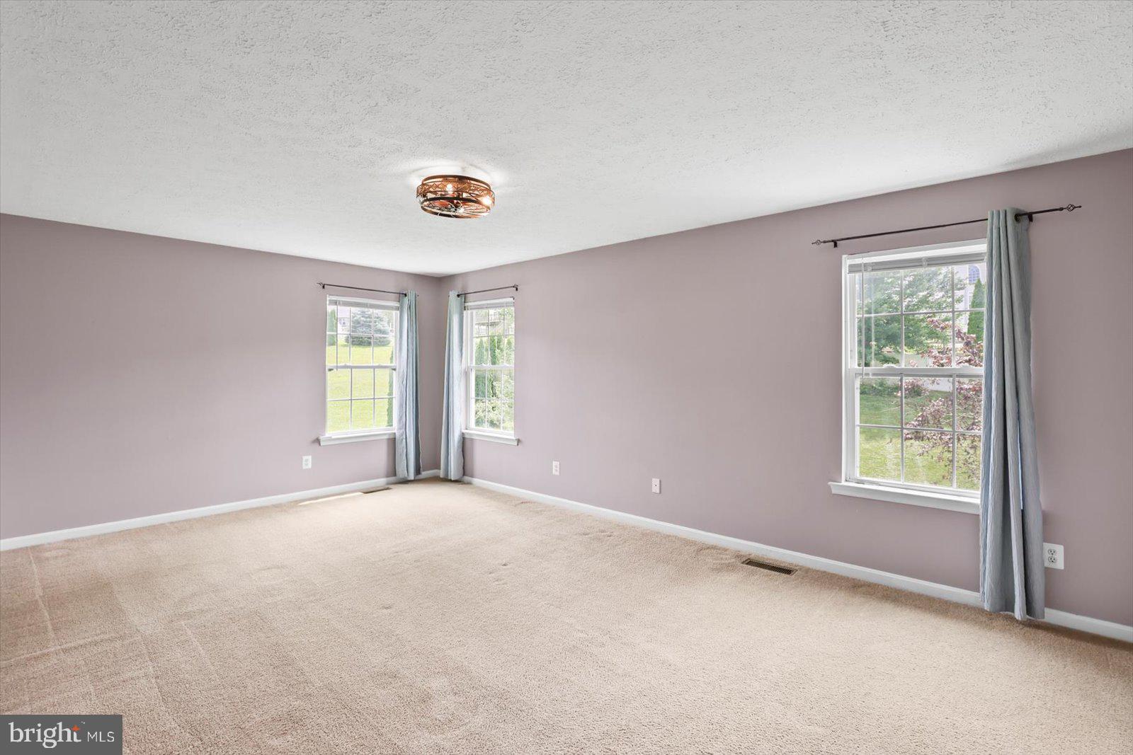 1280 CRANBERRY LANE W