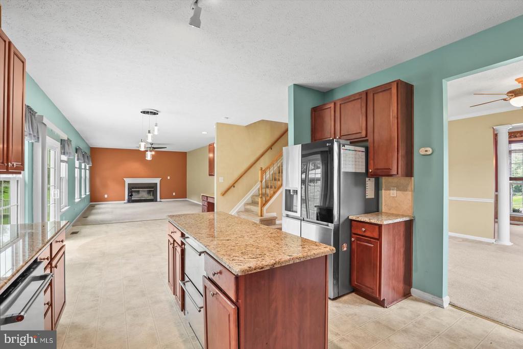1280 CRANBERRY LANE W