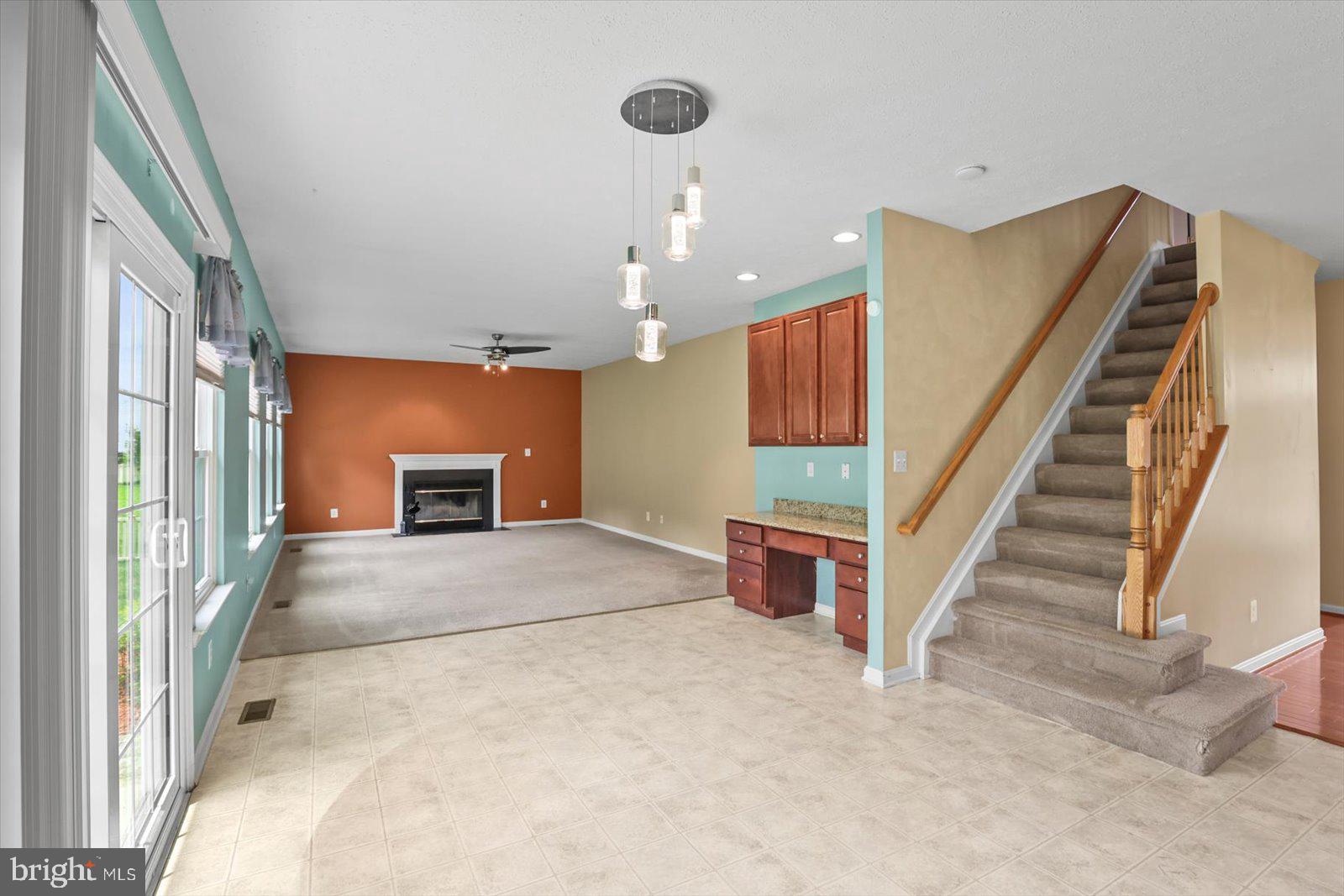 1280 CRANBERRY LANE W