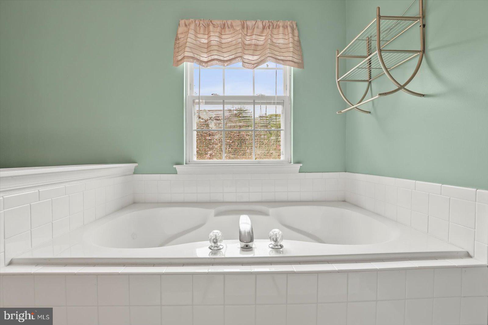 1280 CRANBERRY LANE W