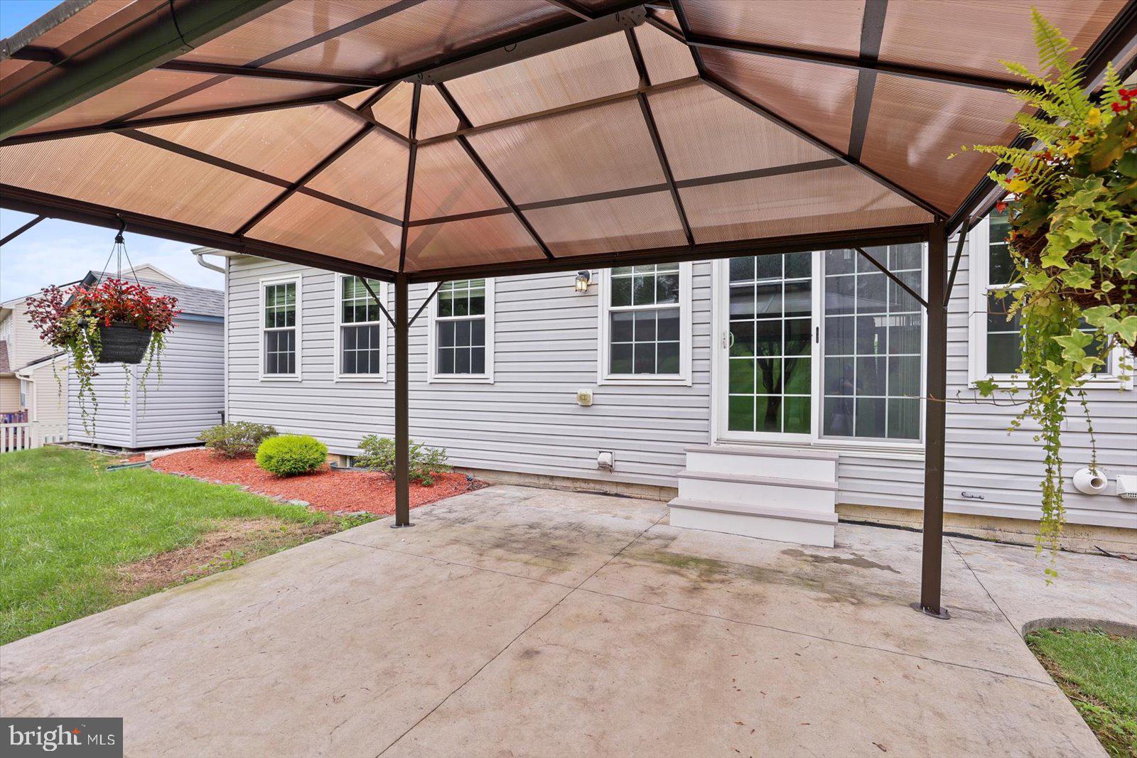 1280 CRANBERRY LANE W