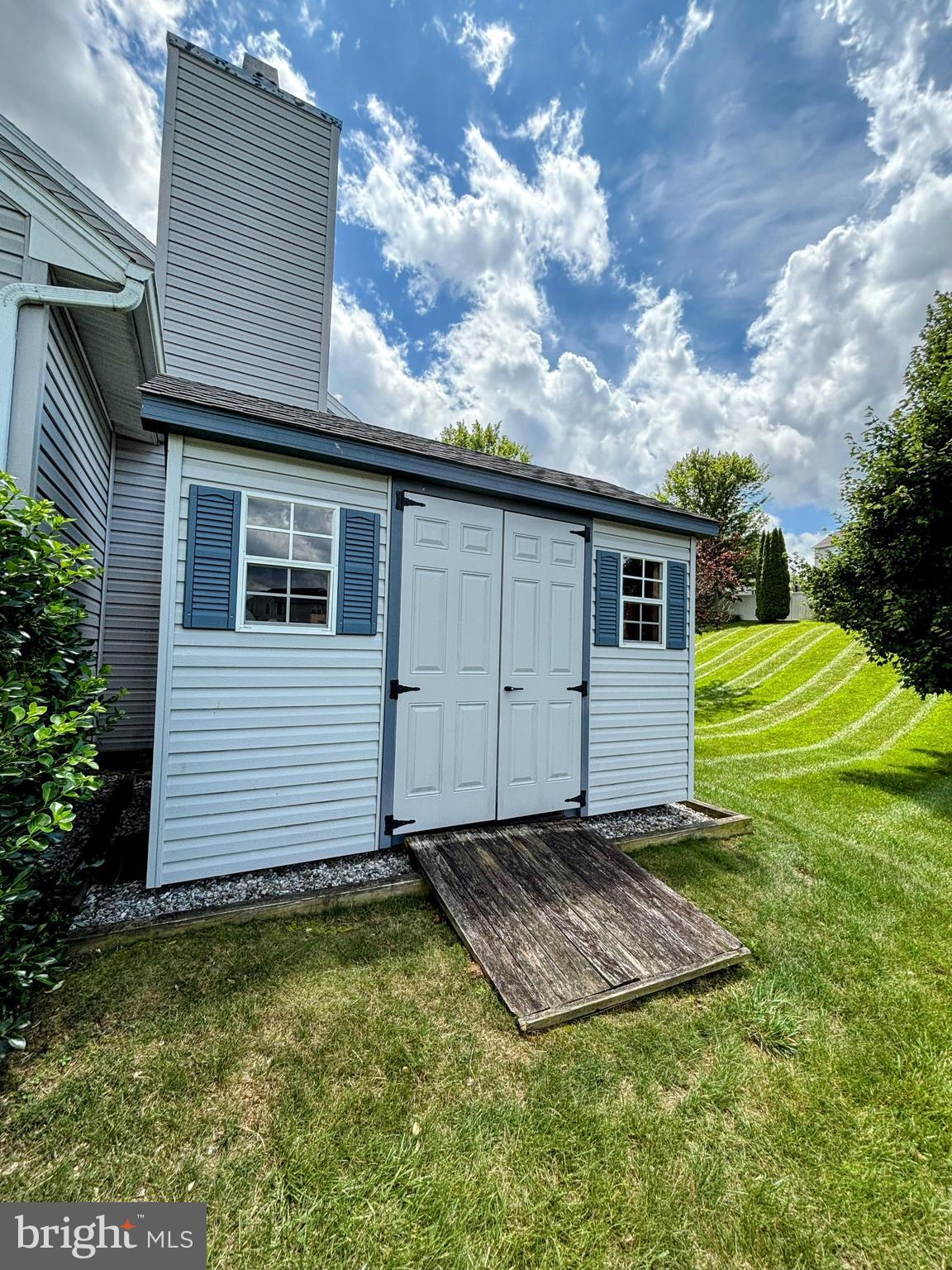 1280 CRANBERRY LANE W