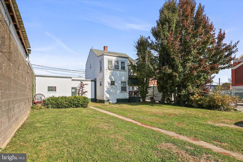 32 S WEST STREET