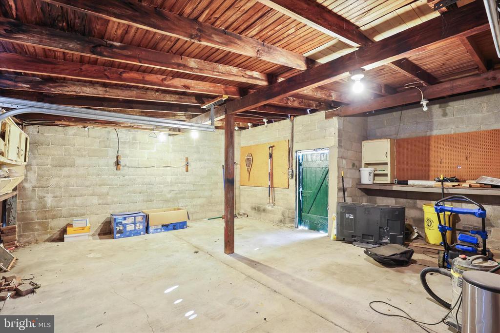 32 S WEST STREET