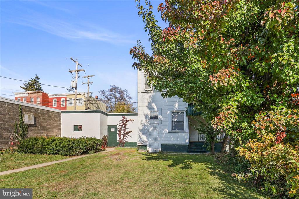 32 S WEST STREET