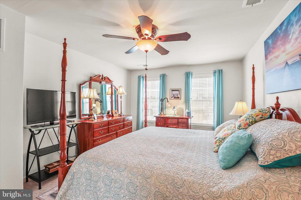 17355 RUSSETT FARM DRIVE