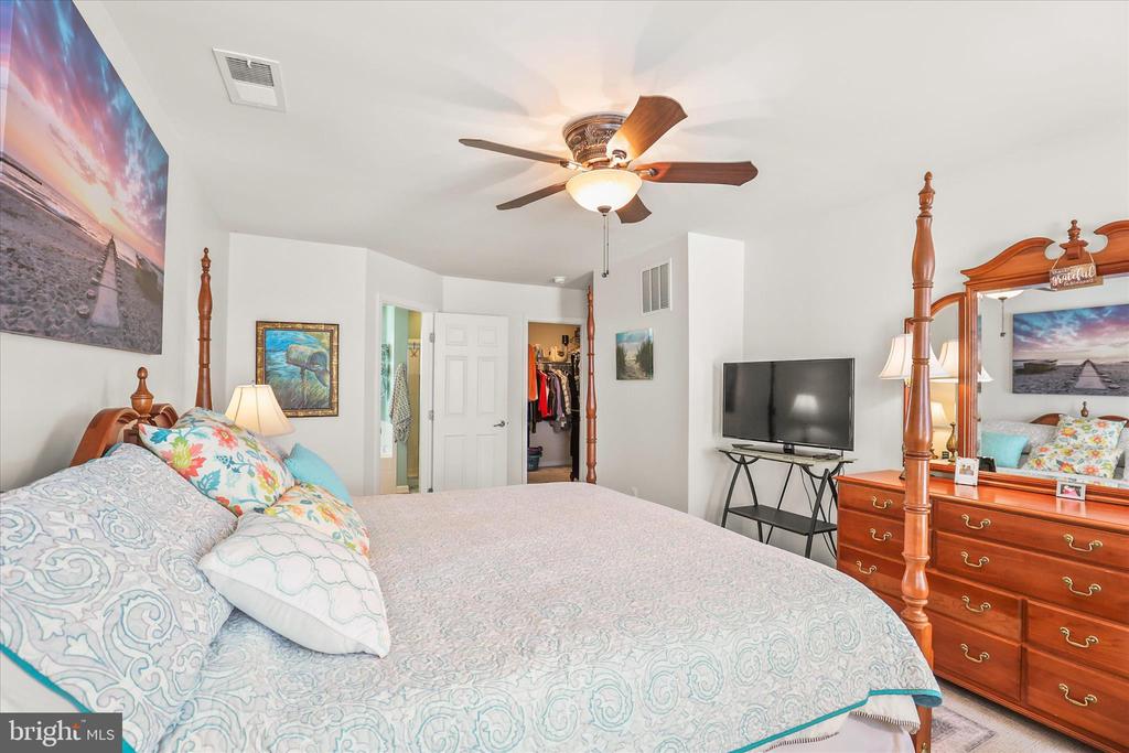 17355 RUSSETT FARM DRIVE