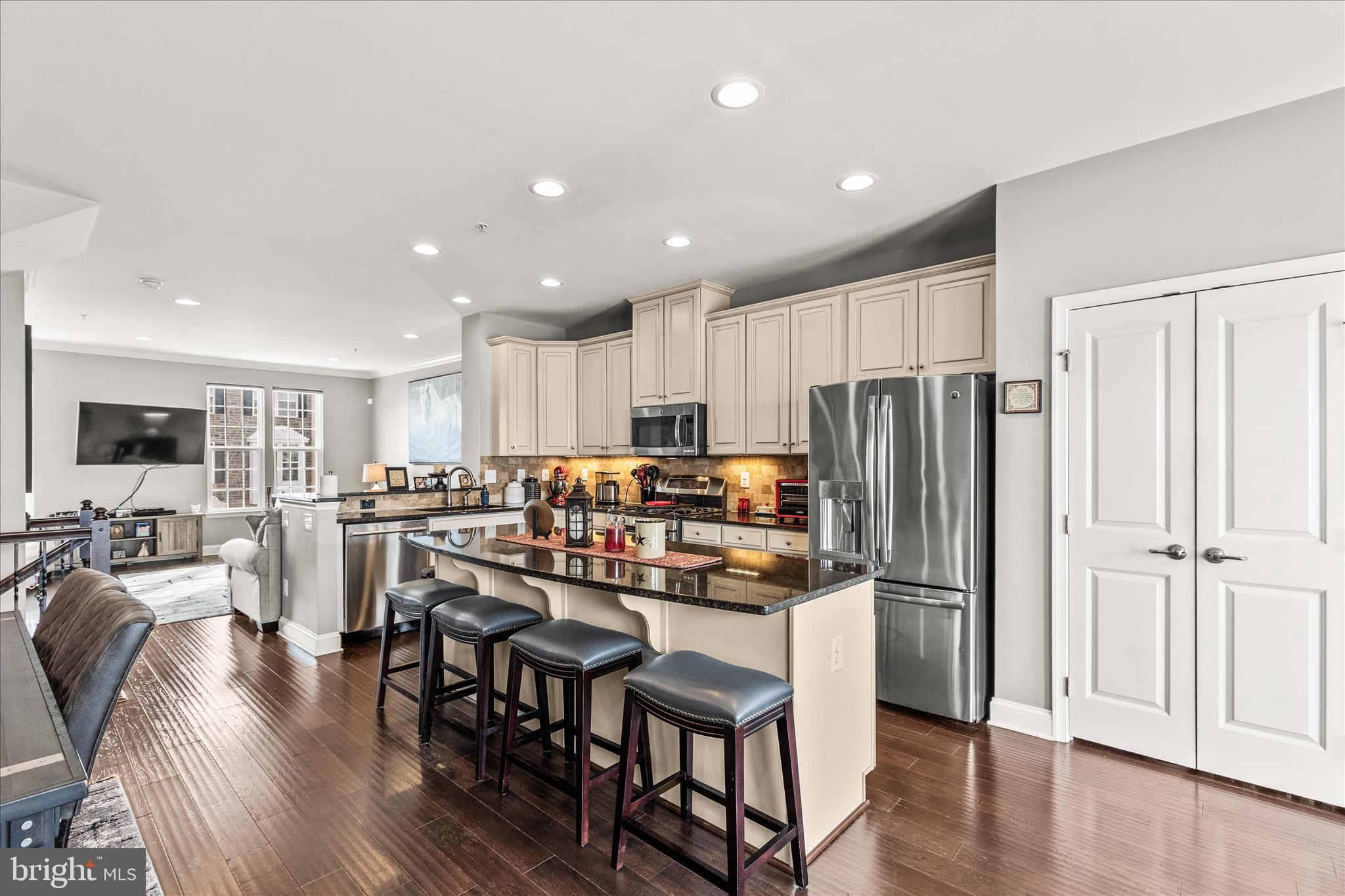 1265 ELDERSLIE LANE