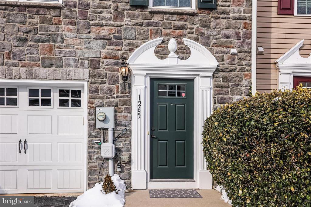 1265 ELDERSLIE LANE