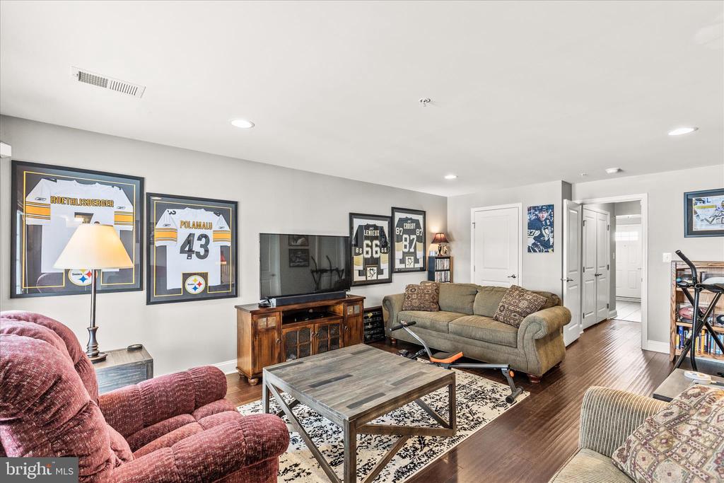 1265 ELDERSLIE LANE