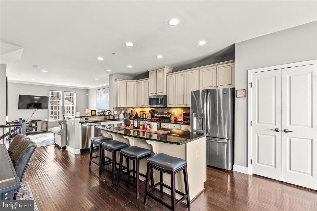 1265 ELDERSLIE LANE