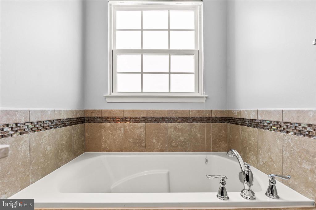 1265 ELDERSLIE LANE