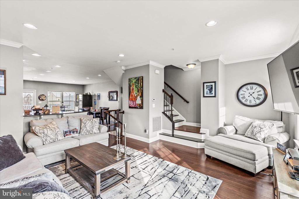 1265 ELDERSLIE LANE