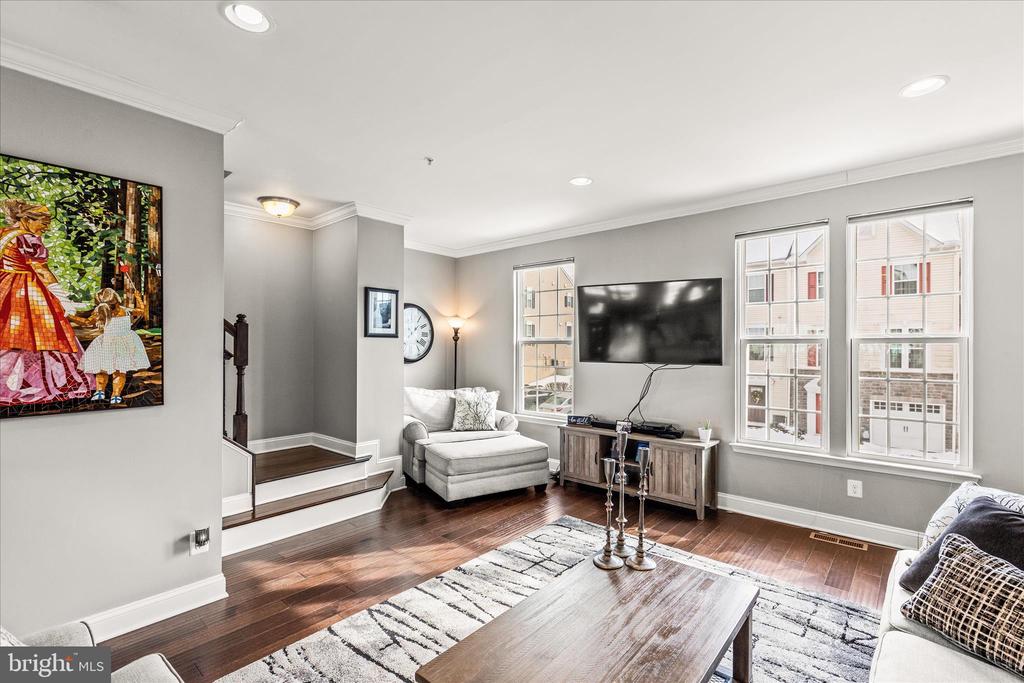 1265 ELDERSLIE LANE