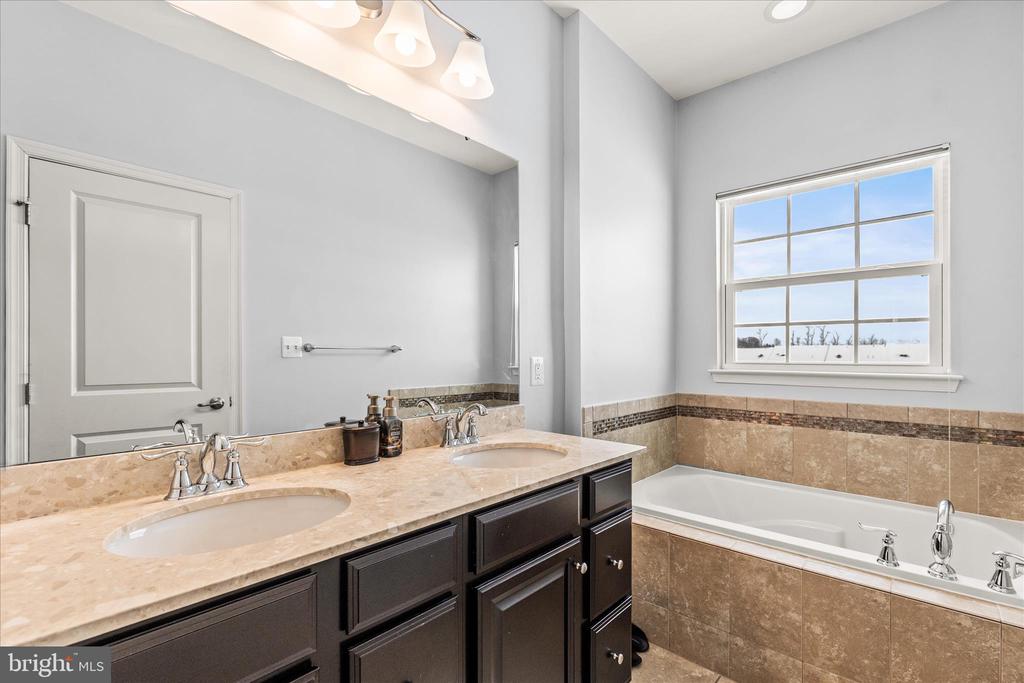 1265 ELDERSLIE LANE