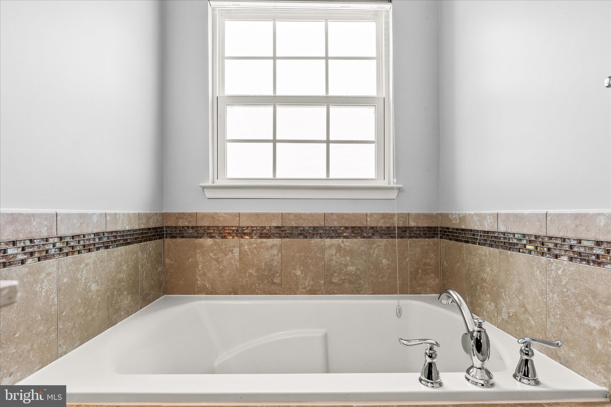 1265 ELDERSLIE LANE