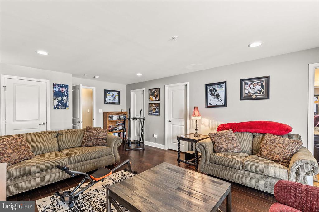 1265 ELDERSLIE LANE