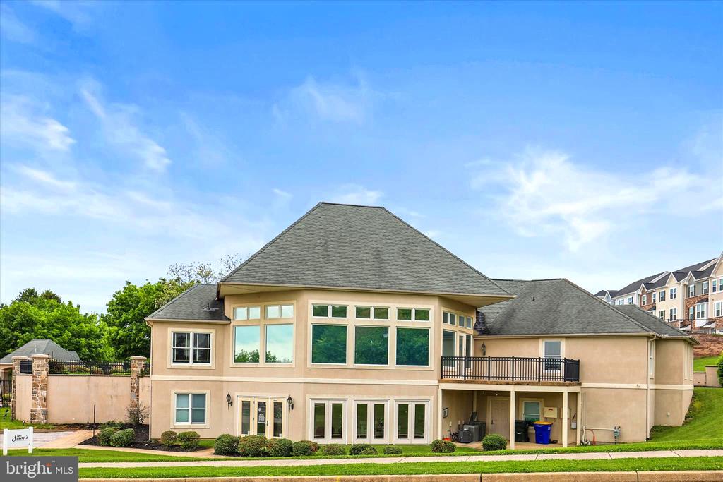1101 TURNBERRY LANE