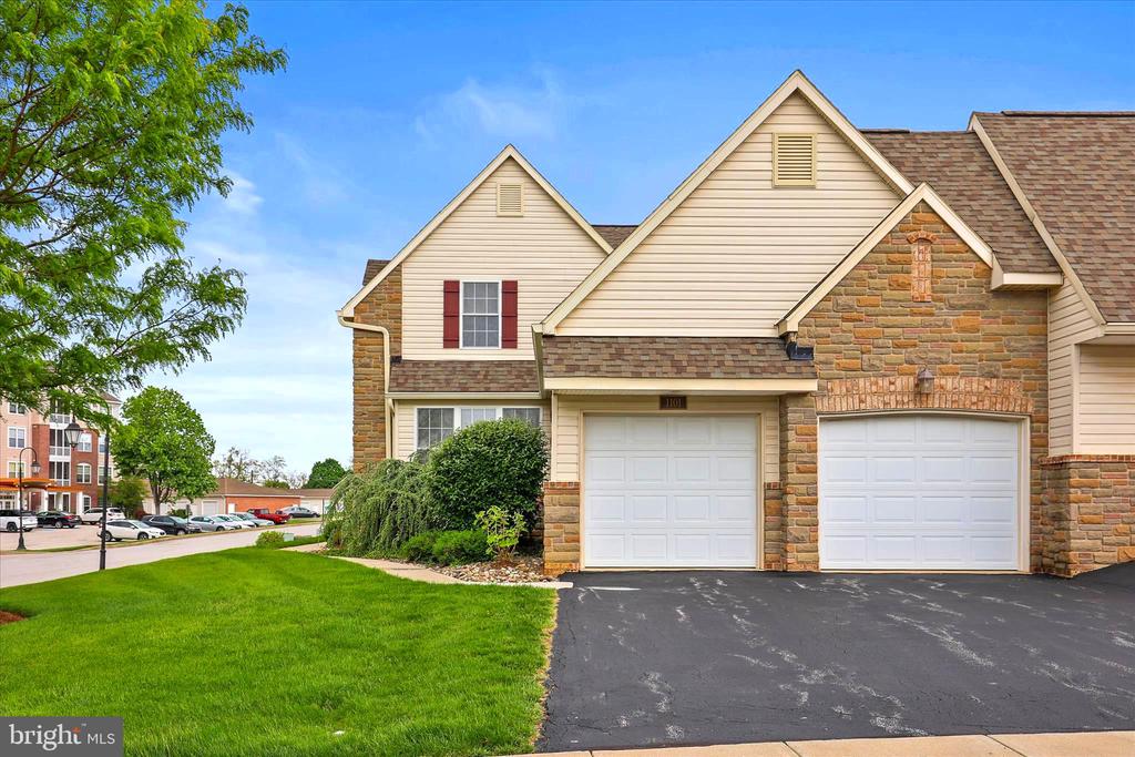 1101 TURNBERRY LANE