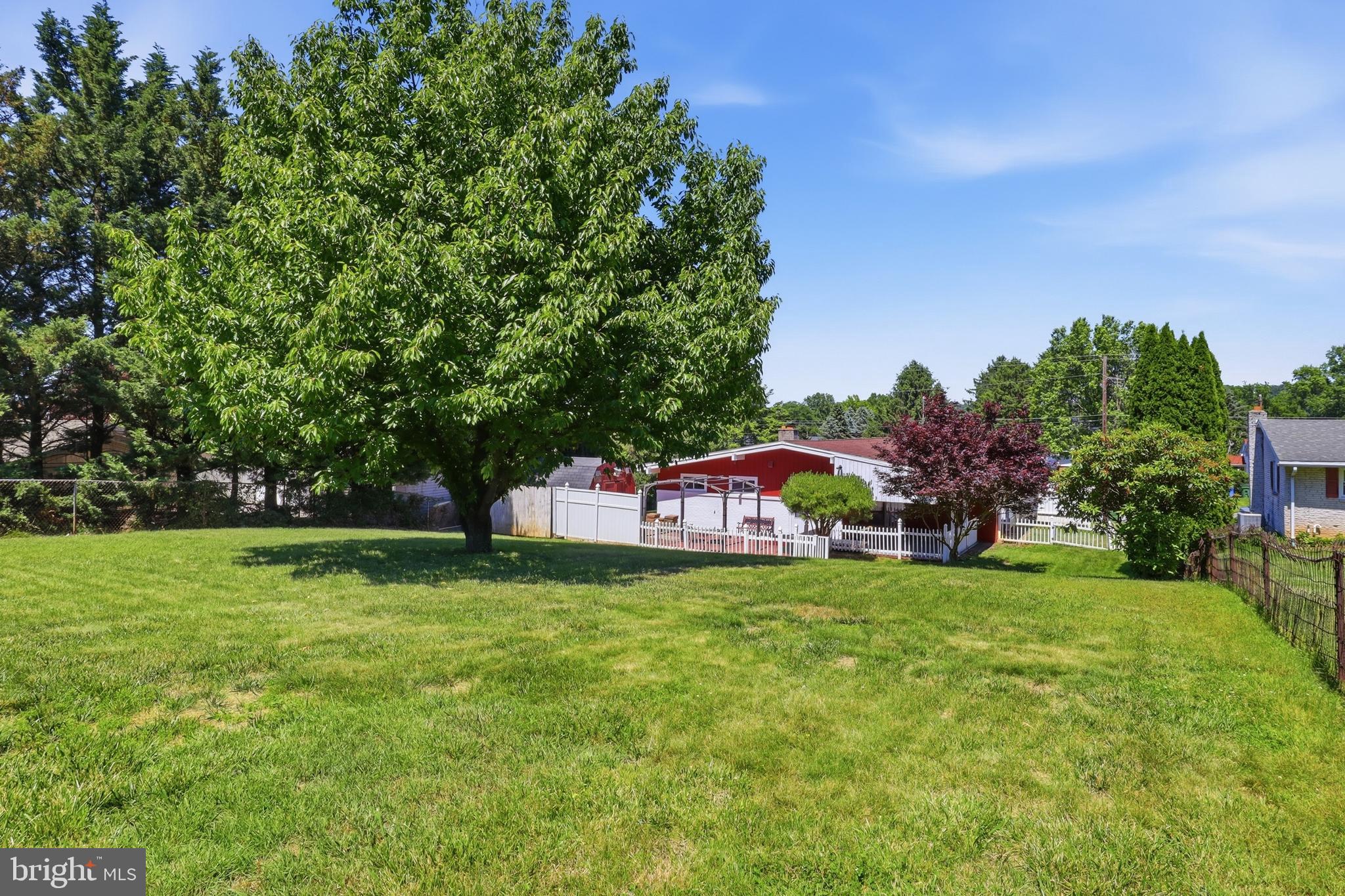 2060 SANDALWOOD COURT