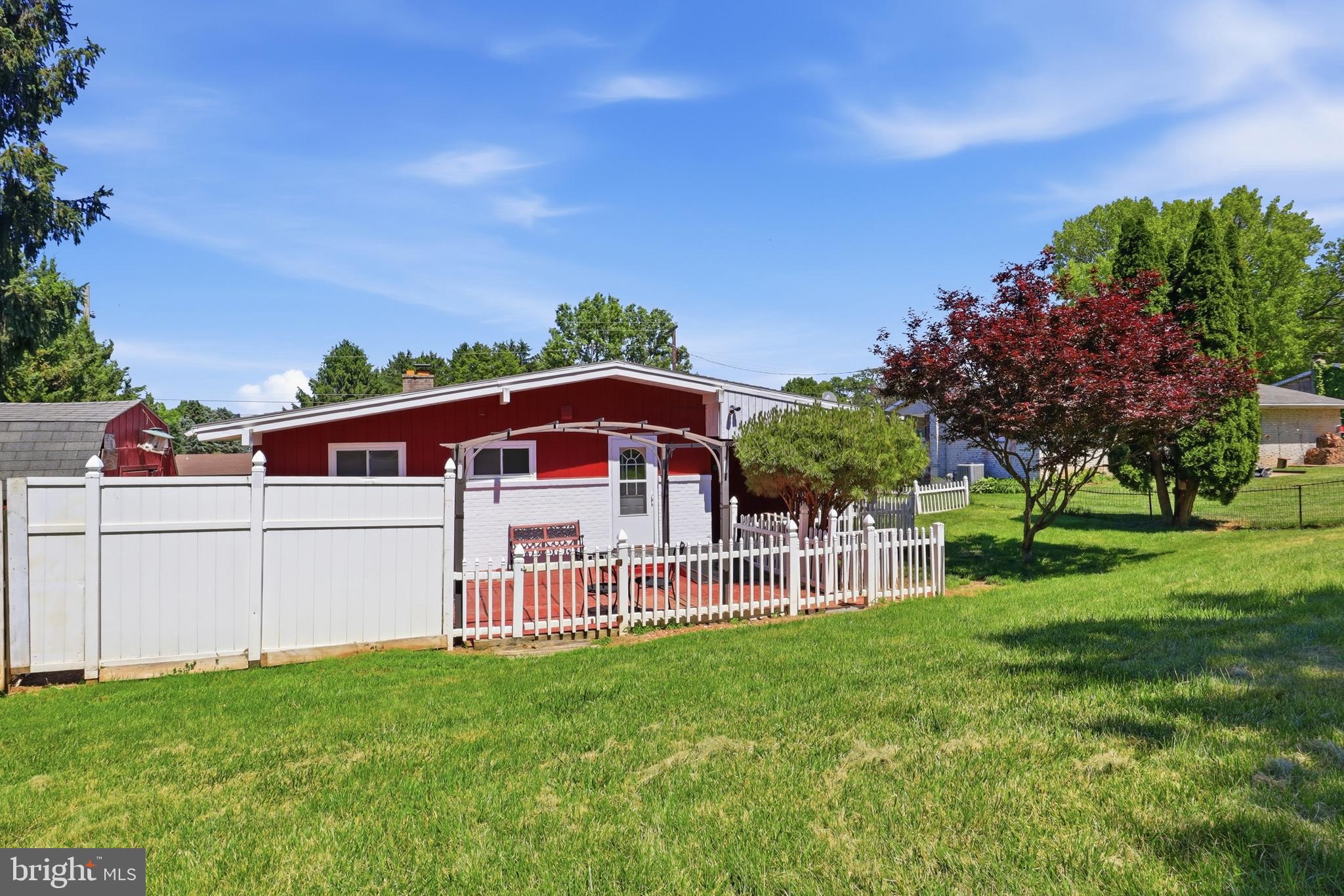 2060 SANDALWOOD COURT