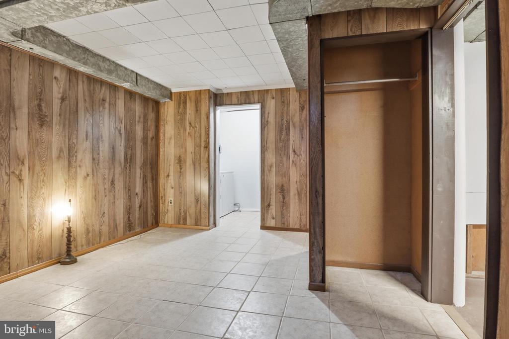 2060 SANDALWOOD COURT