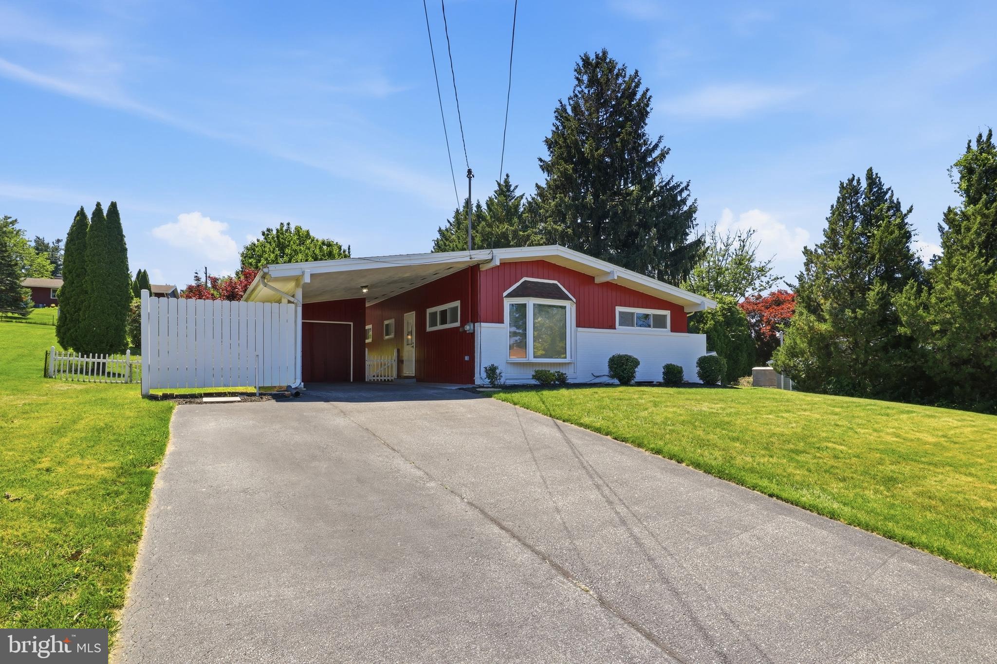 2060 SANDALWOOD COURT
