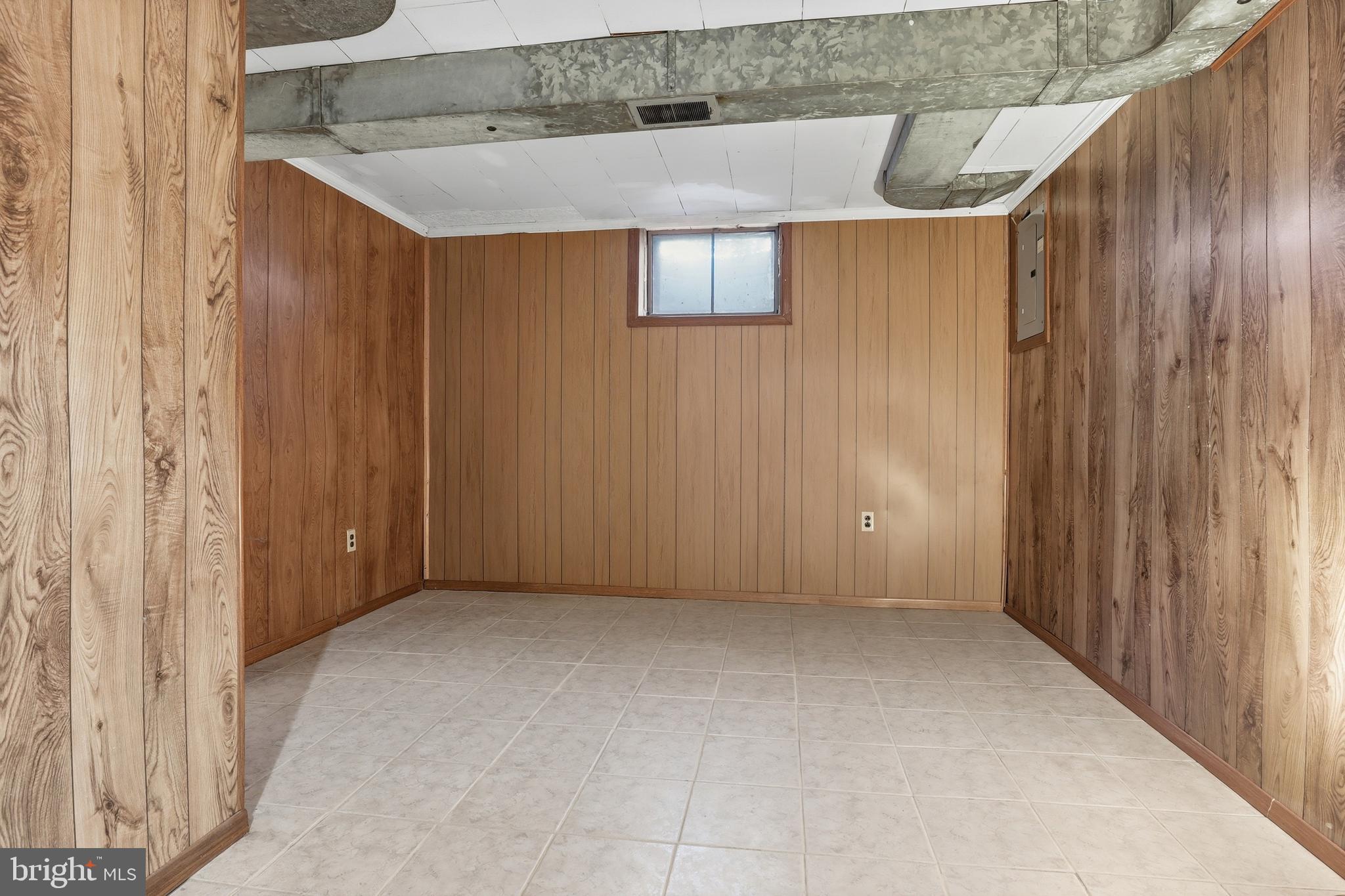 2060 SANDALWOOD COURT