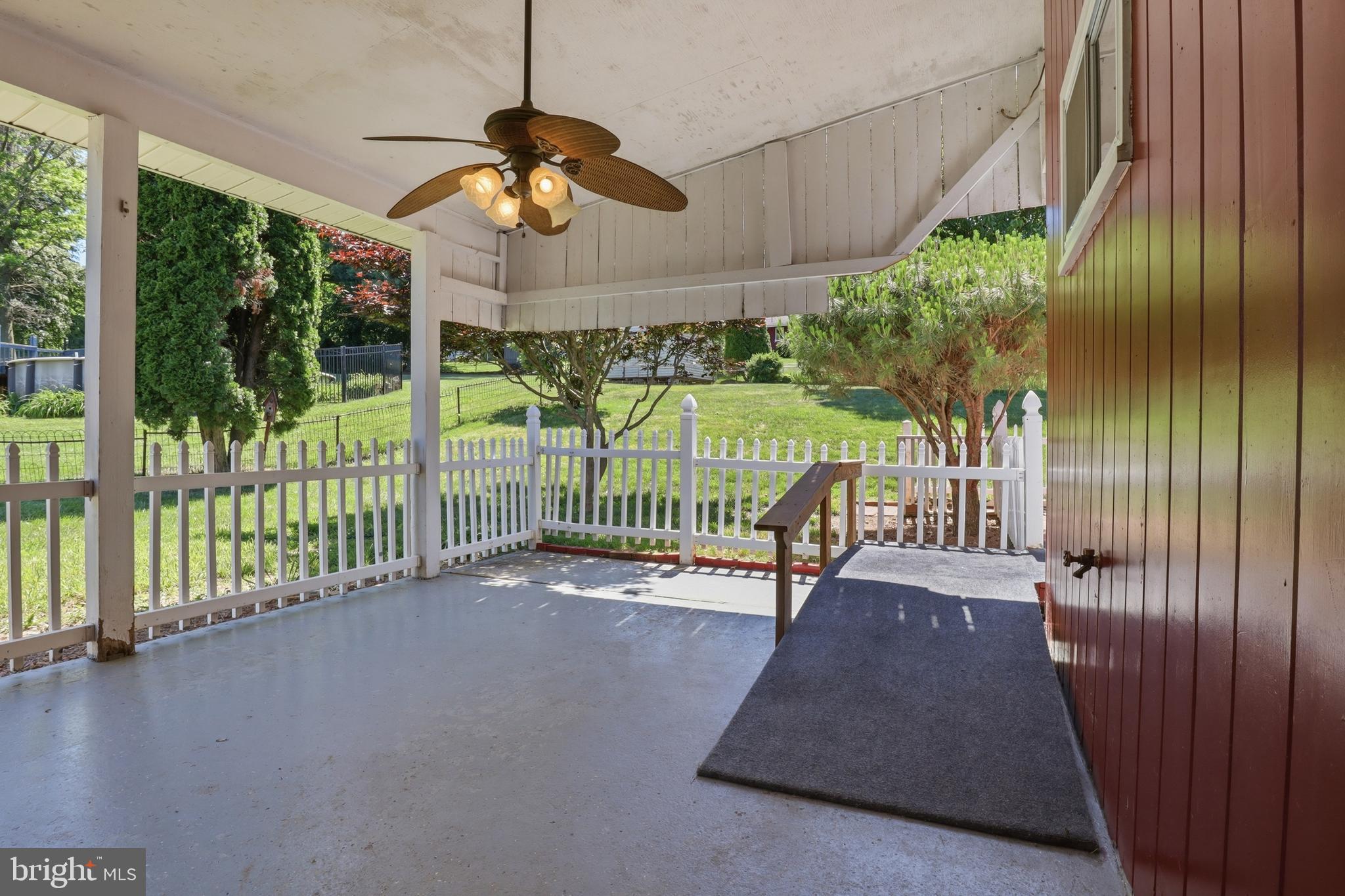 2060 SANDALWOOD COURT