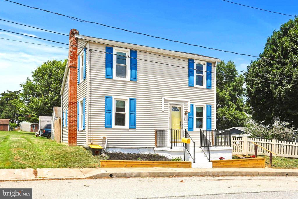 210 MULBERRY STREET