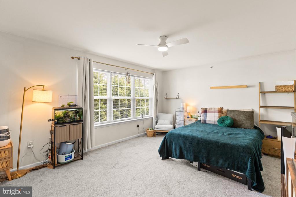 2234 LIVE OAK LANE Unit: 2234