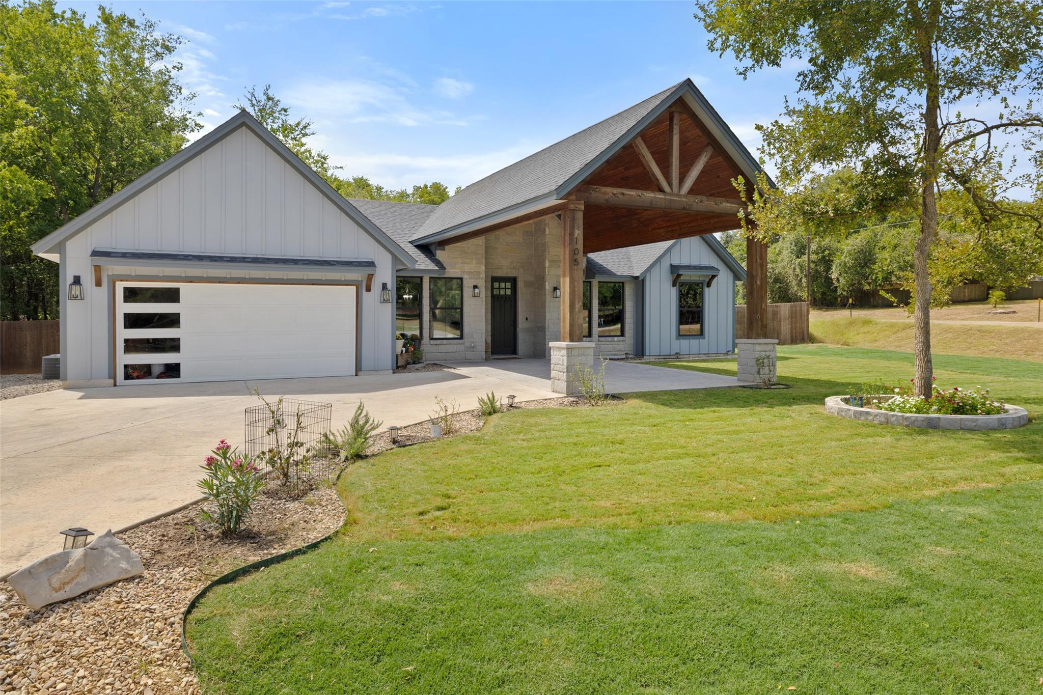 105 Laumaia LN