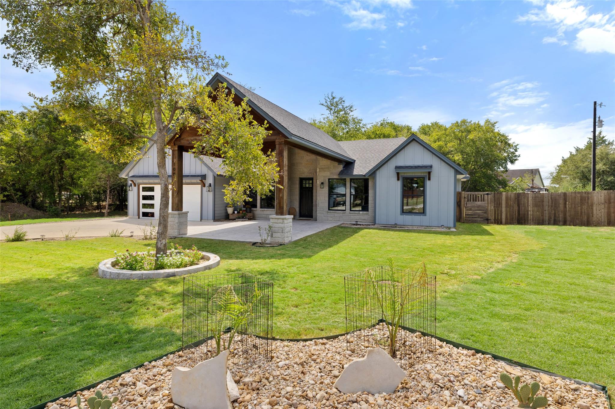 105 Laumaia LN