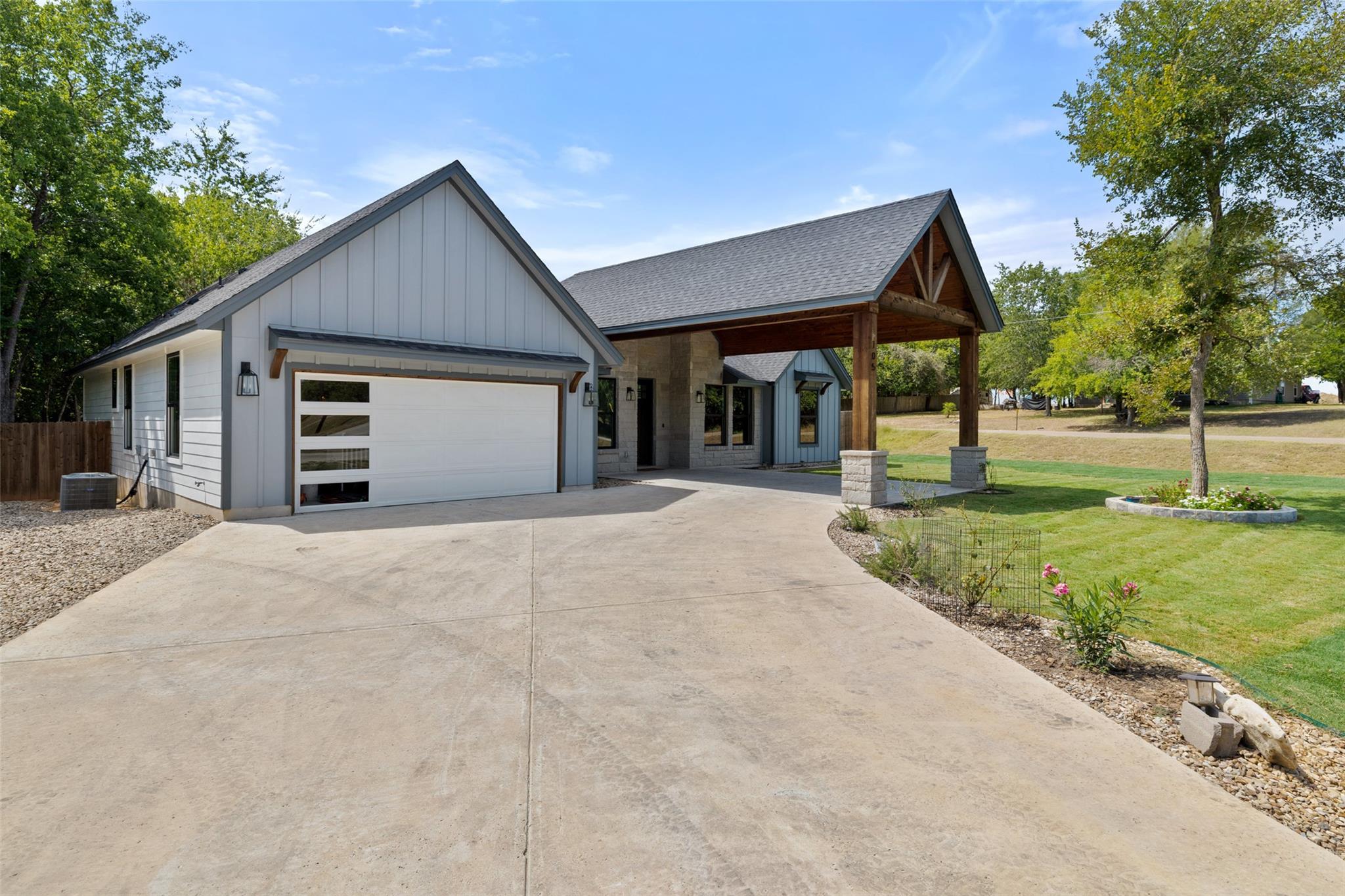 105 Laumaia LN