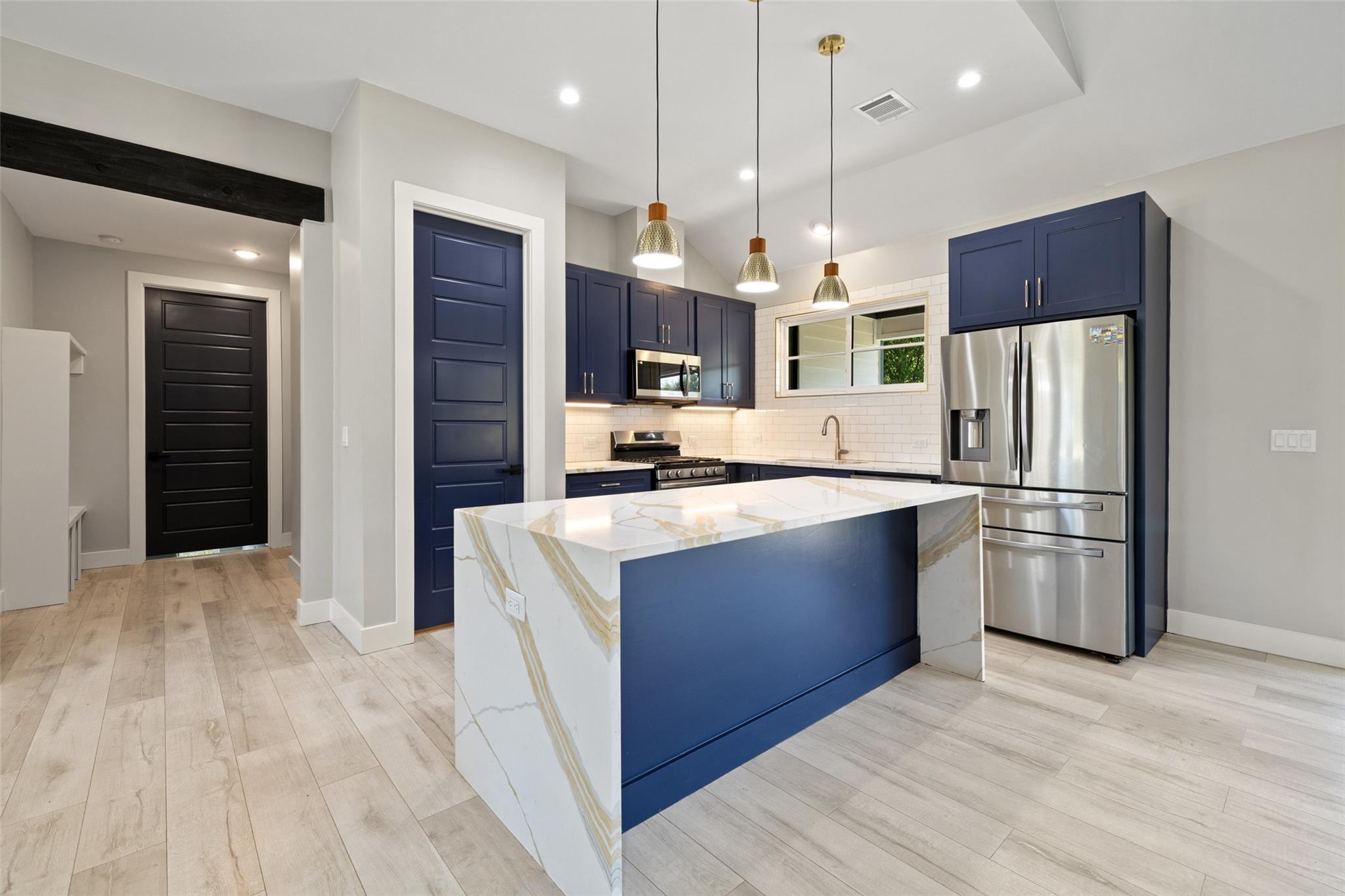 105 Laumaia LN