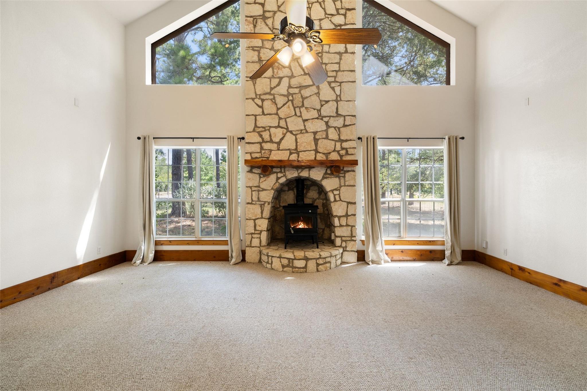 179 Rainbow DR