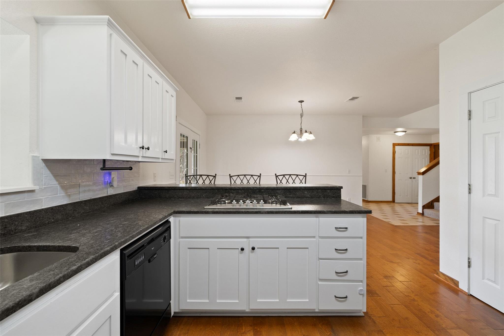 179 Rainbow DR
