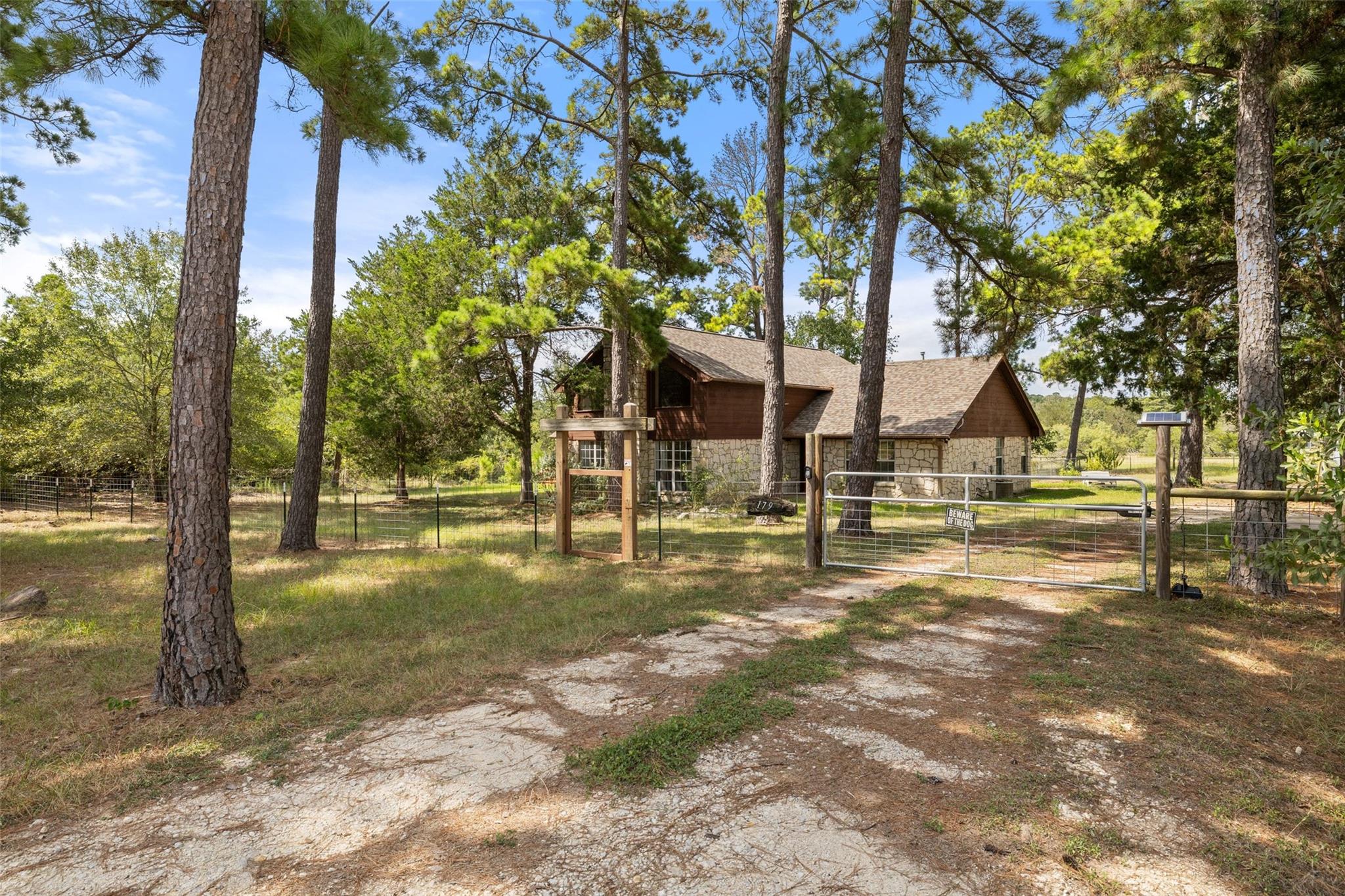 179 Rainbow DR